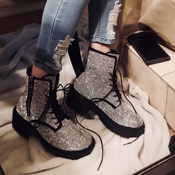 Last  6  Dimond Silver  Combat boots - Picture 6 of 8